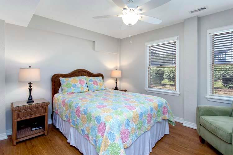 Ground Floor Queen with Private Bath