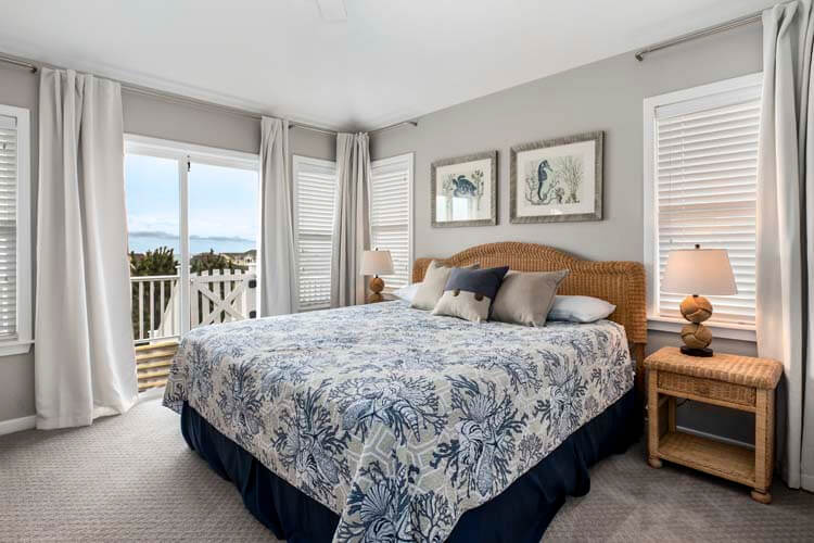 2nd Floor King with Private Bath