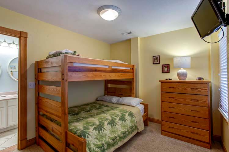 Ground Floor Pyramid Bunk with Private Bath