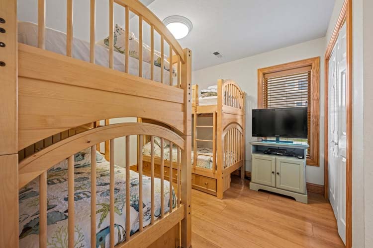 Ground Floor Twin Bunks with Shared Bath