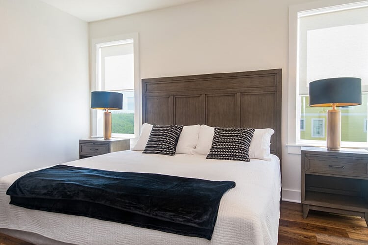 1st Floor King with Private Bath