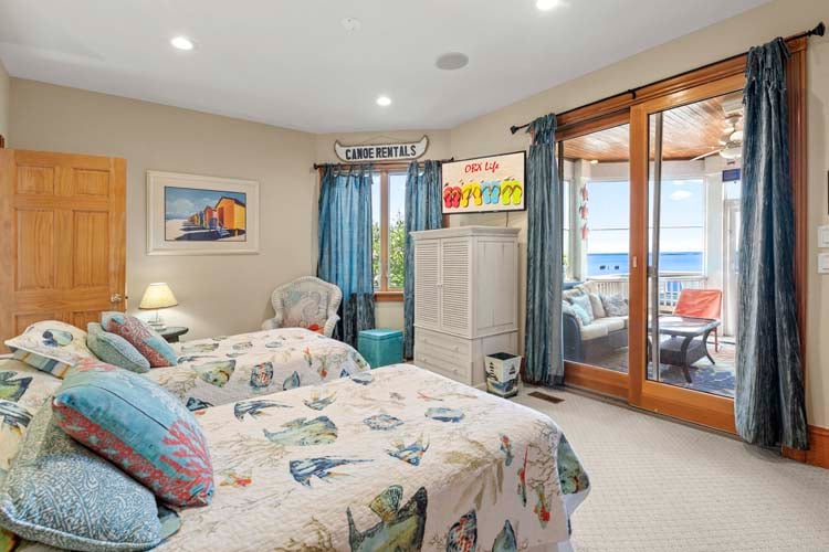 Ground Floor Twins with Shared Bath