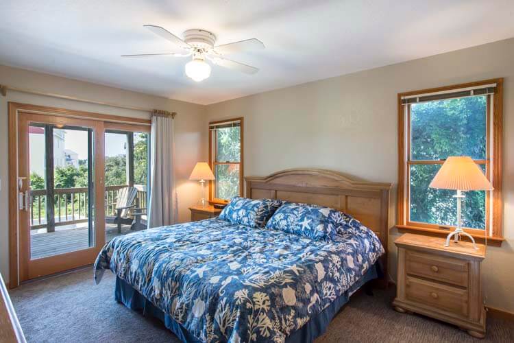 1st Floor King with Private Bath