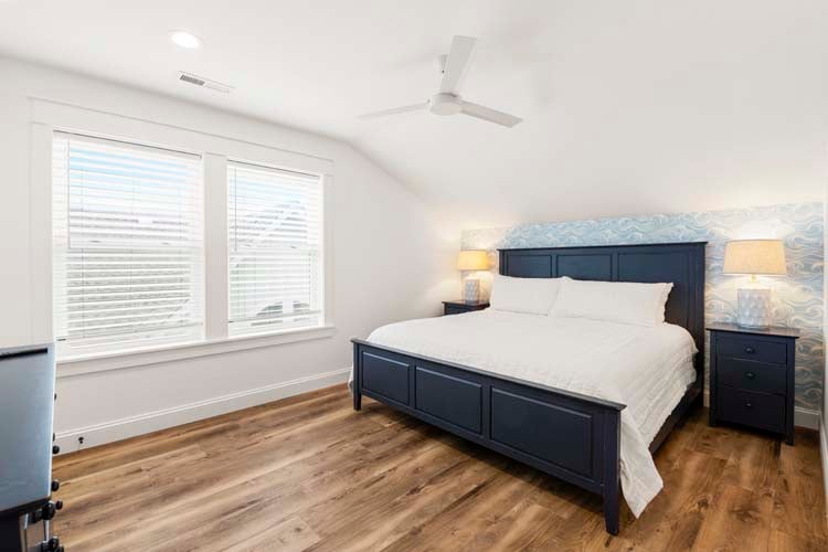 3rd Floor King with Private Bath