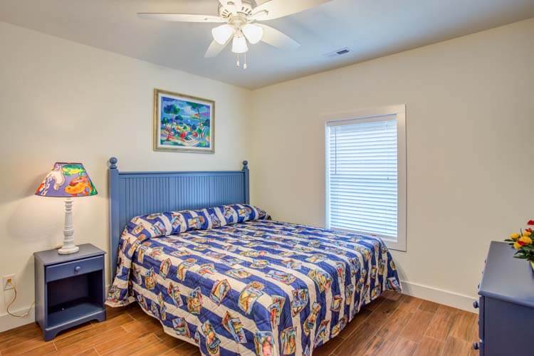 1st Floor King with Private Bath