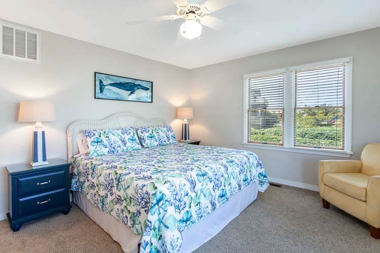 1st Floor King with Private Bath