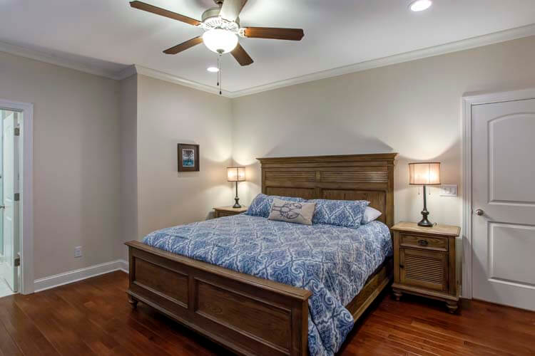 1st Floor King with Private Bath