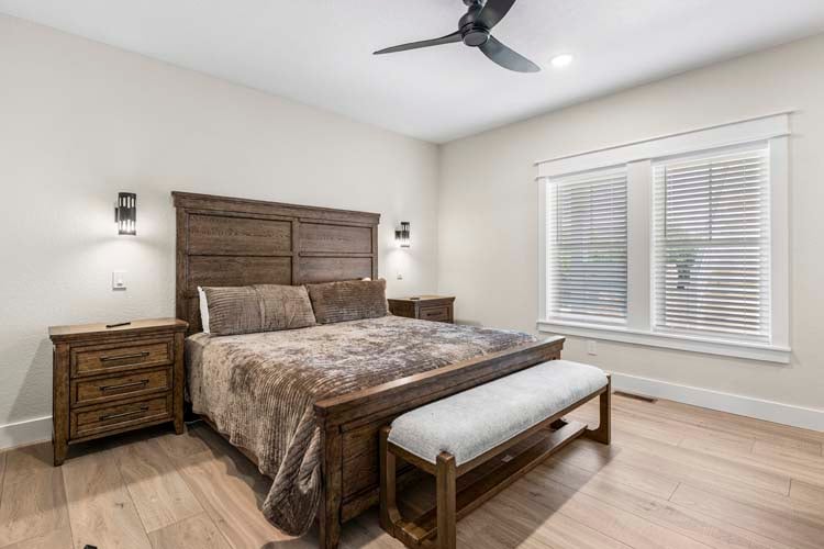1st Floor King with Private Bath (7)