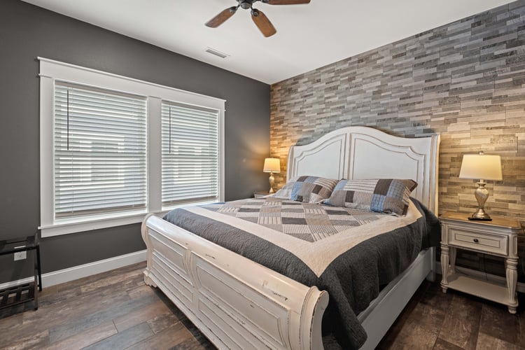 1st Floor King with Private Bath (7)