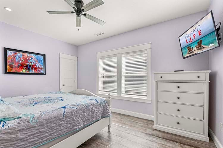 1st Floor King with Private Bath (6)