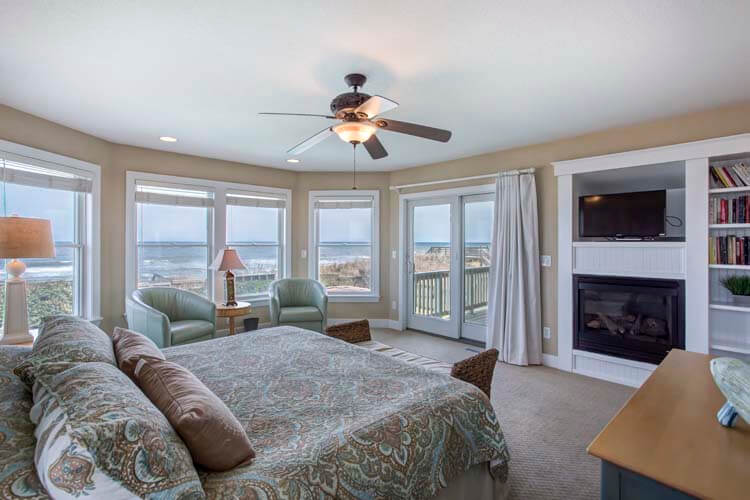 1st Floor Oceanside King with Private Bath