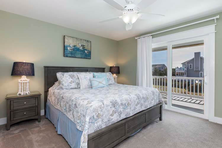 1st Floor King with Private Bath