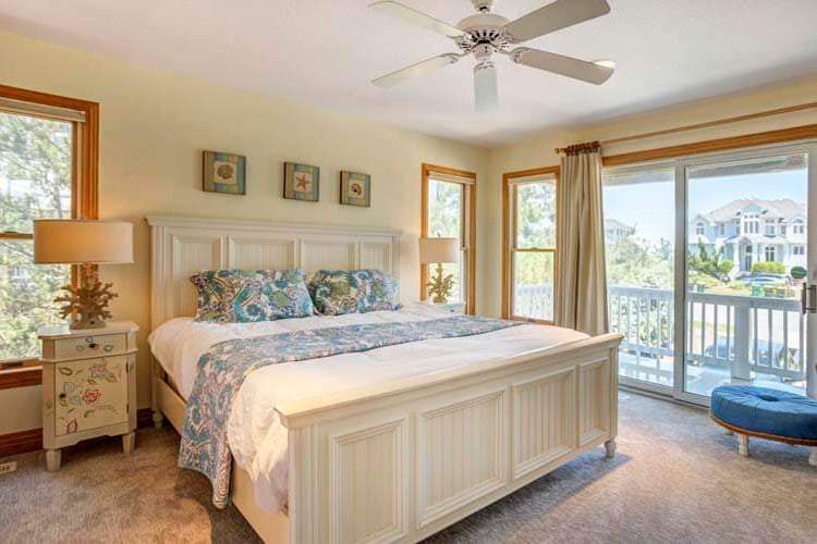 1st Floor King with Private Bath