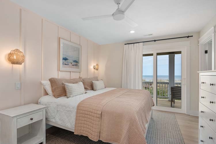 1st Floor King with Private Bath (5)