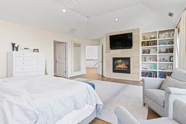 2nd Floor King with Private Bath
