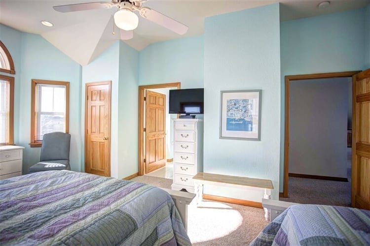 2nd Floor Doubles with Private Bath