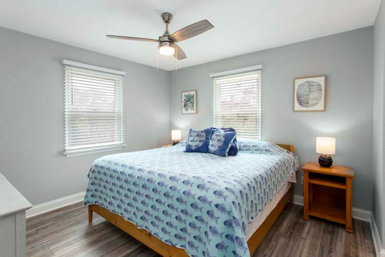 1st Floor King with Private Bath