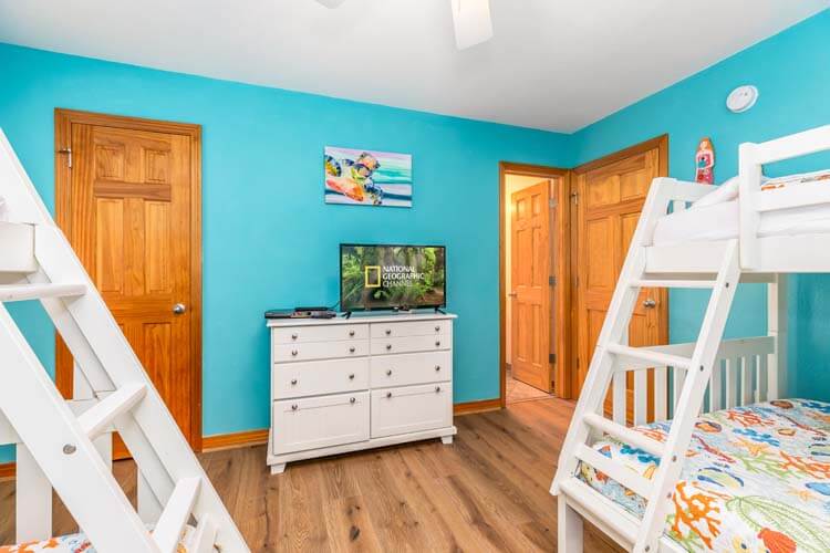 1st Floor Pyramid Bunks with Private Bath