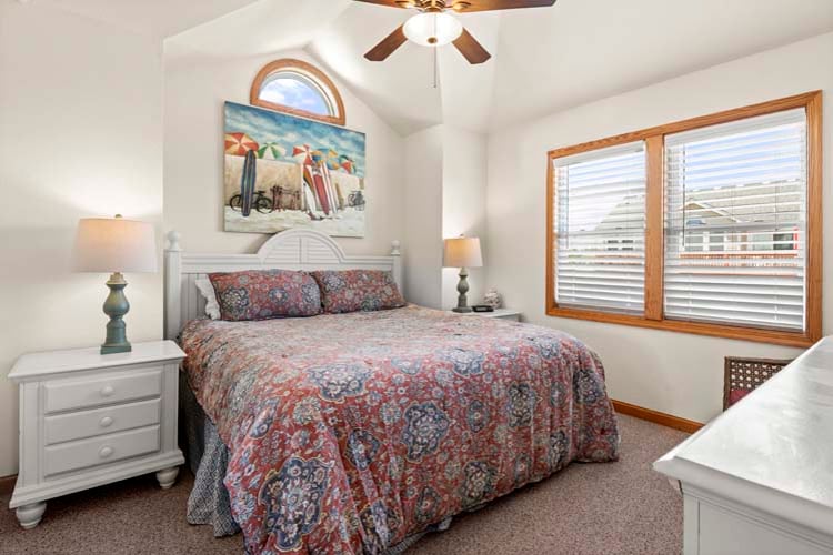 2nd Floor King with Private Bath