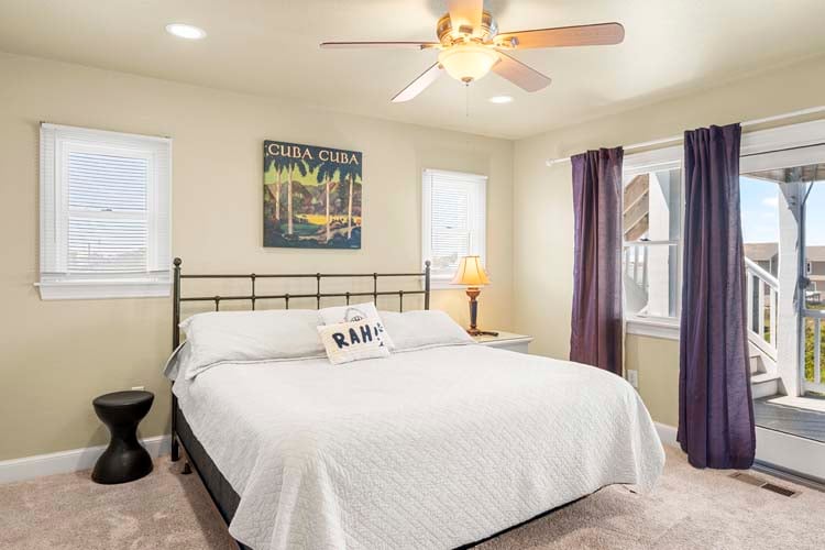 1st Floor King with Private Bath