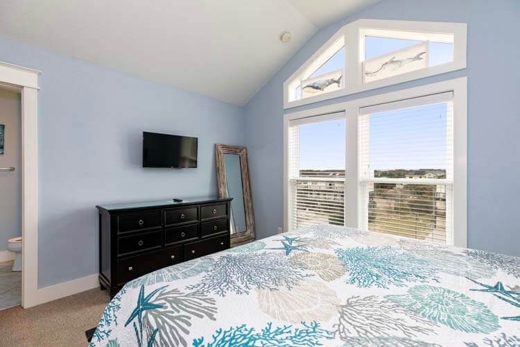 2nd Floor King with Private Bath #3