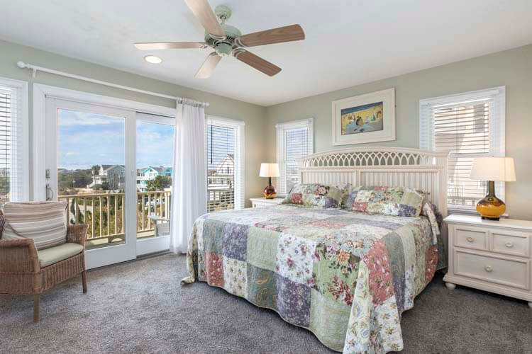 1st Floor King with Private Bath