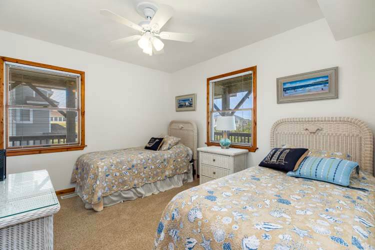 1st Floor Twins Bedroom