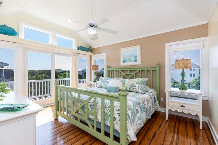 2nd Floor King with Private Bath