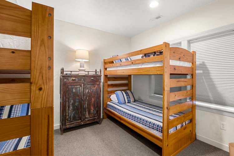 Ground Floor Twin Bunks with Shared Bath (10)