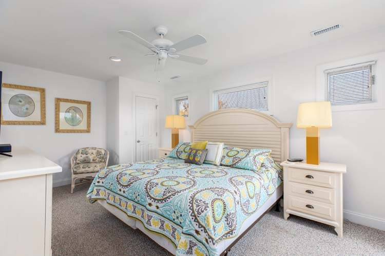 2nd Floor King with Private Bath