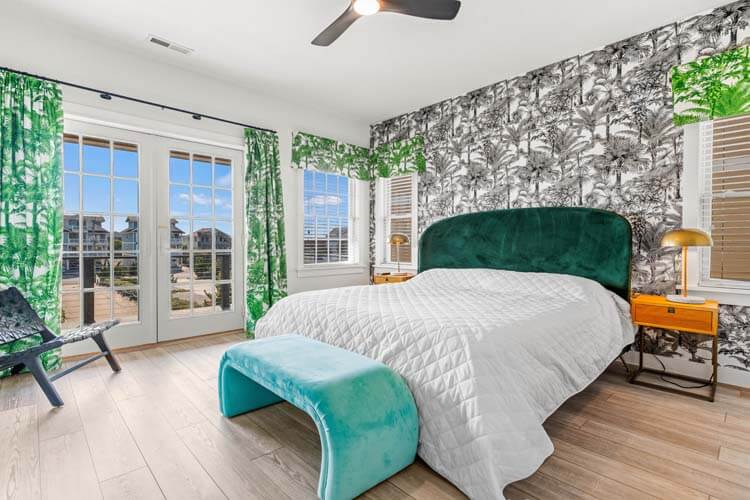 1st Floor Westside King with Private Bath