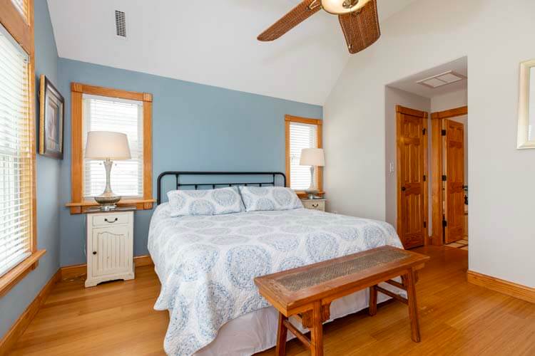 2nd Floor King with Private Bath