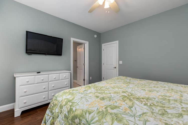 Ground Floor King with Private Bath (5)