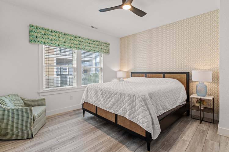 Ground Floor King with Private Bath