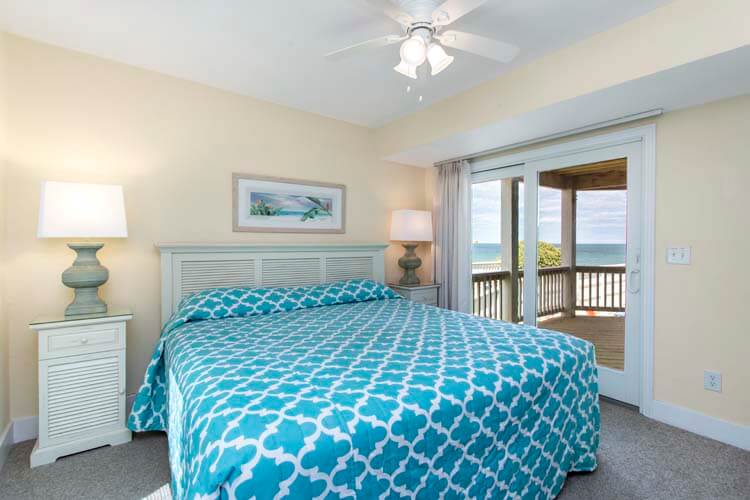 1st Floor King with Private Bath