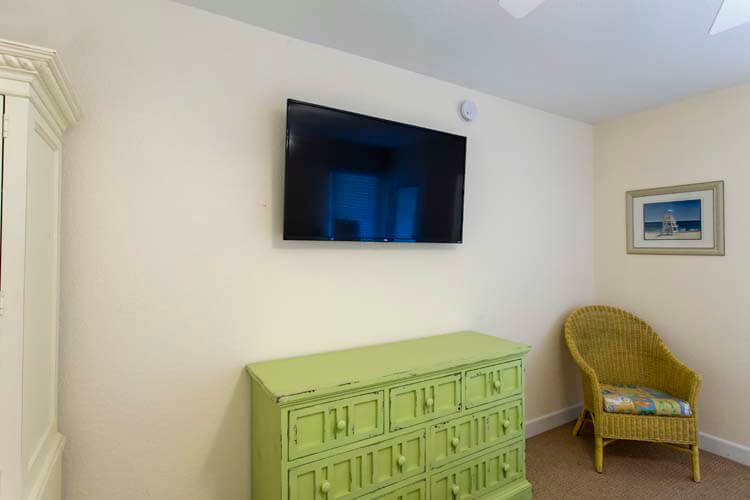 1st Floor King with Private Bath