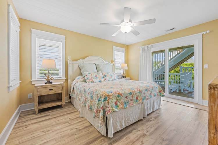 1st Floor King with Private Bath