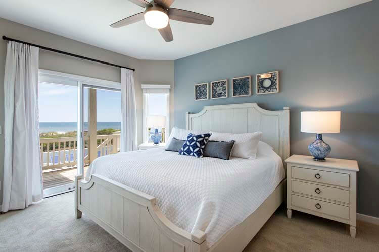 1st Floor King with Private Bath