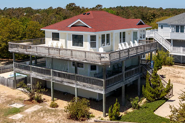 6 BR : 4.1 BA in COROLLA