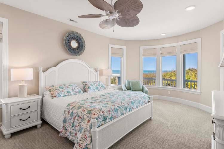 1st Floor King with Private Bath