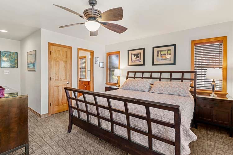 1st Floor King with Private Bath