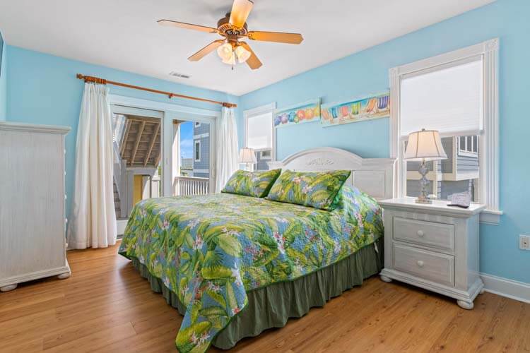 1st Floor King with Private Bath