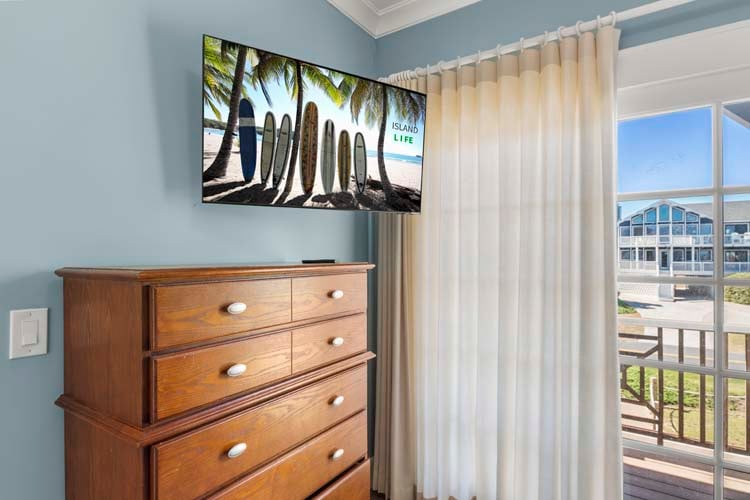 1st Floor Twin Bunk with Shared Bath