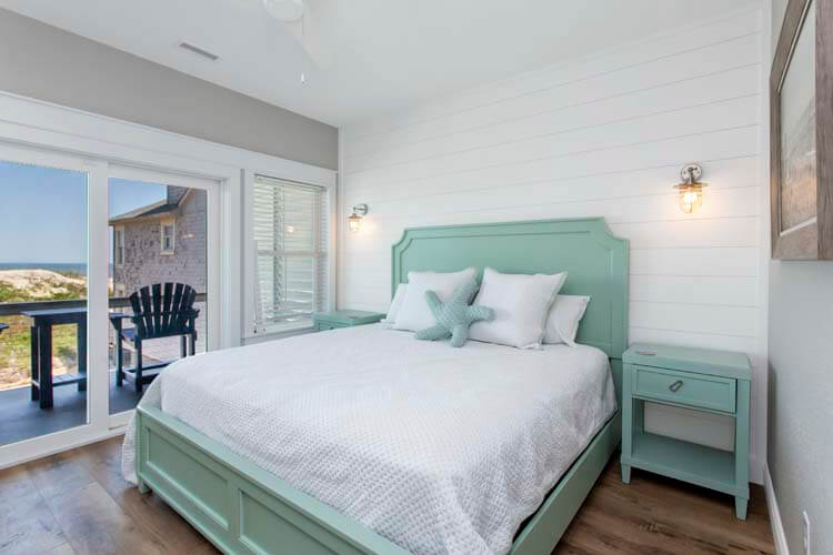 1st Floor King with Private Bath