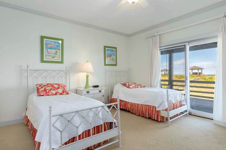 1st Floor Twins with Private Bath