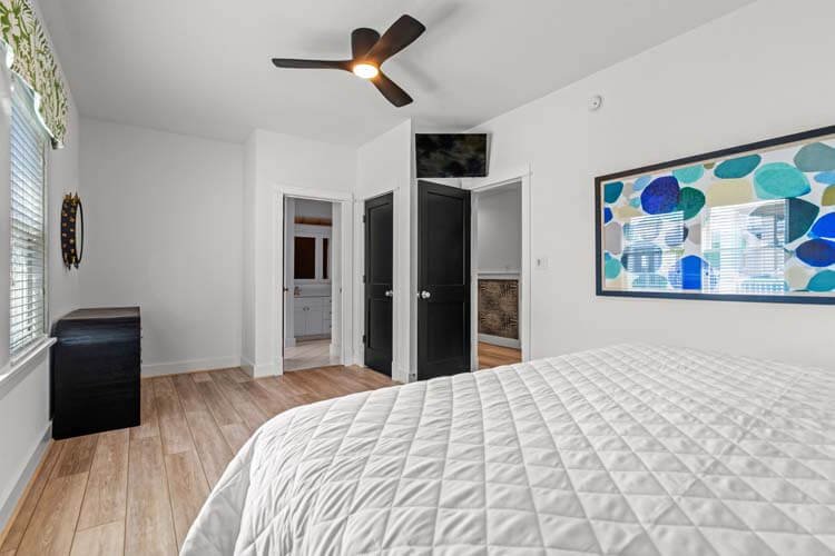 1st Floor King with Shared Bath