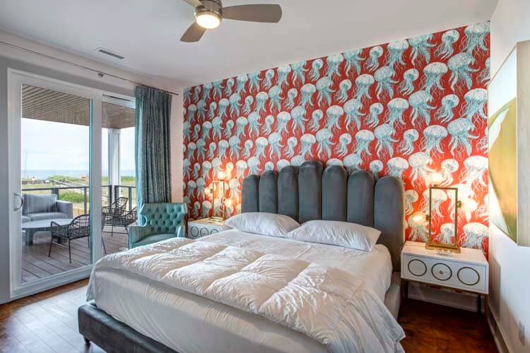 1st Floor King with Private Bath (SE)