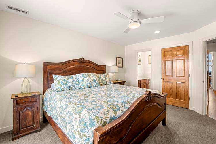 2nd Floor King with Private Bath (2)