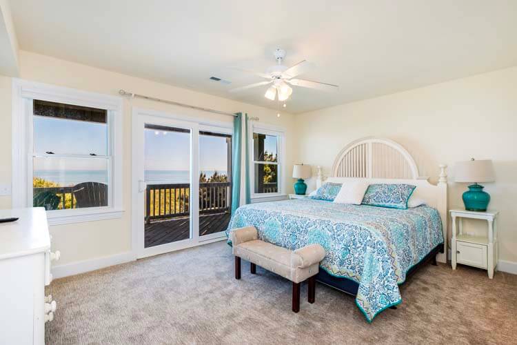 1st Floor King with Private Bath