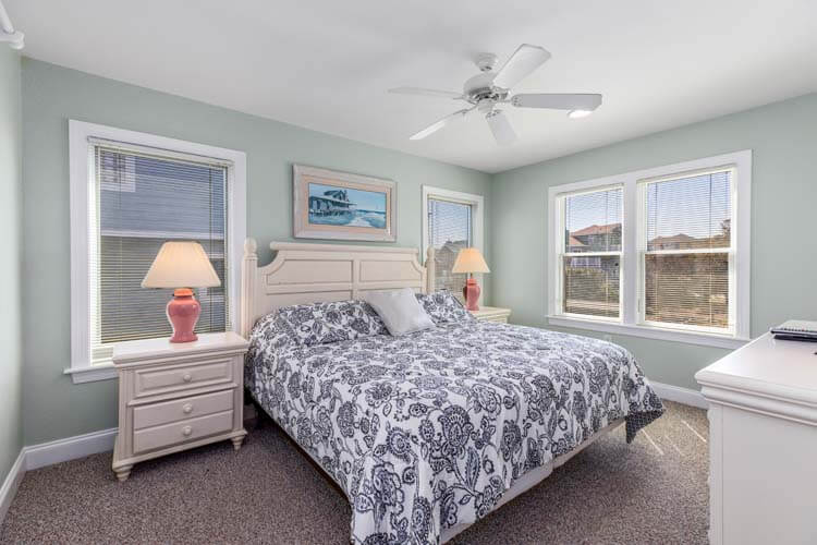 1st Floor King with Private Bath